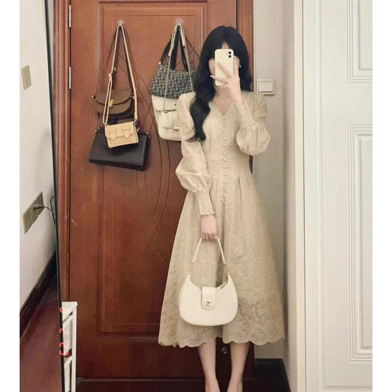 茶歇法式绝美长袖V领连衣裙女春季气质高级感收腰显瘦a字长裙子潮