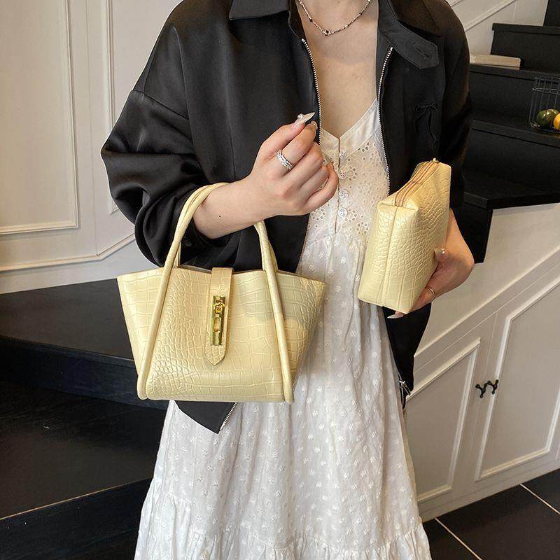 小众简约2025手提菜篮子手提包新款包包包女高级百搭单肩水桶