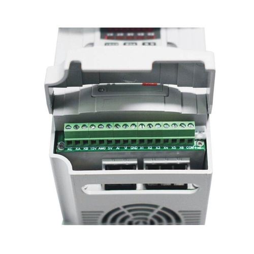 变频器1.5/2.2/4/5.5/0.75/3.7/7.5/3KW单相220/380v三相电机调速