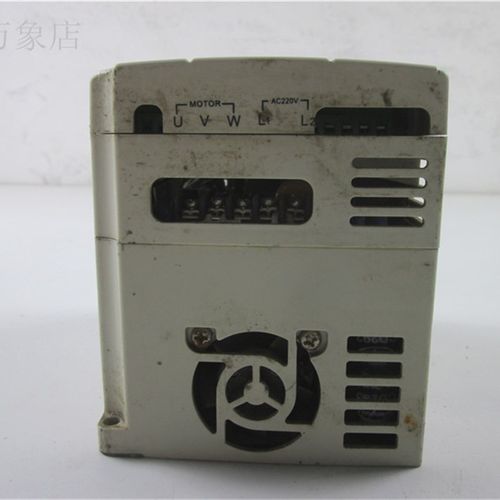 DELIXI 变频器 CDI9100-SG0R75T2-DSJ  0.75KW 220V 实物拍摄