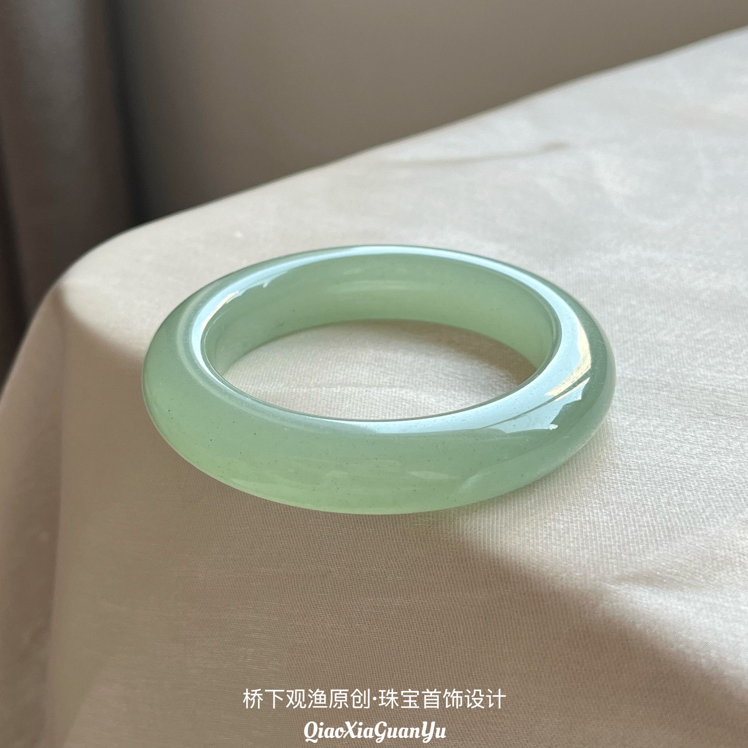 纯天然东陵玉手镯女款浅晴水玉镯绿色油青和田玉翡翠色年轻款正品