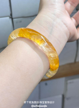 天然巴西黄水晶手镯黄胶花水晶玉镯晶体高冰云母闪片黄彩虹女镯子