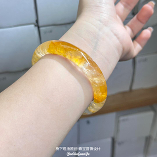 天然巴西黄水晶手镯黄胶花水晶玉镯晶体高冰云母闪片黄彩虹女镯子
