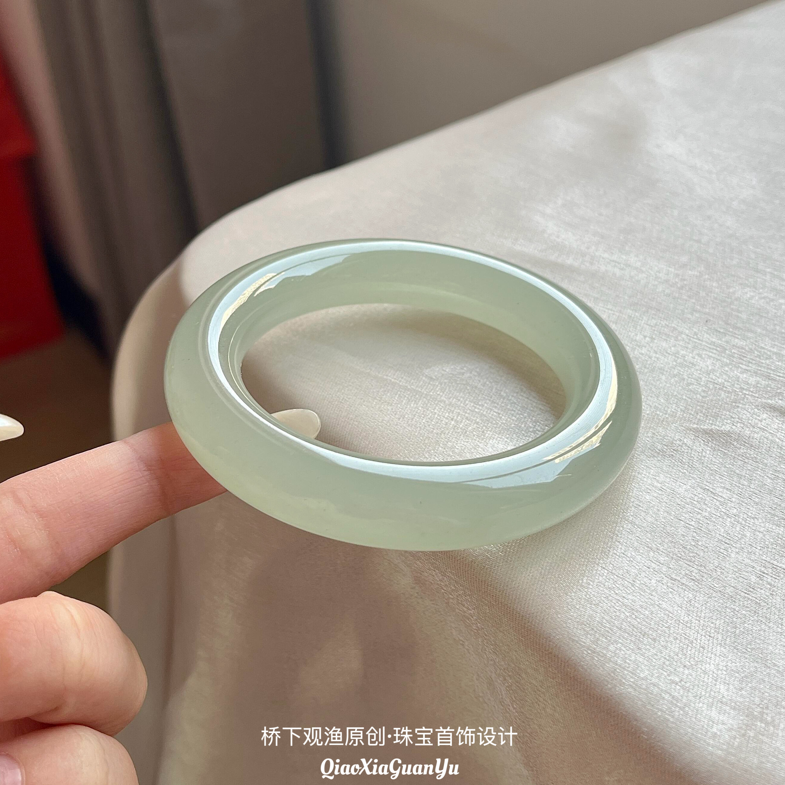 天然东陵玉手镯圆条女款高冰晴水和田玉平替冰种青玉镯美人条正品