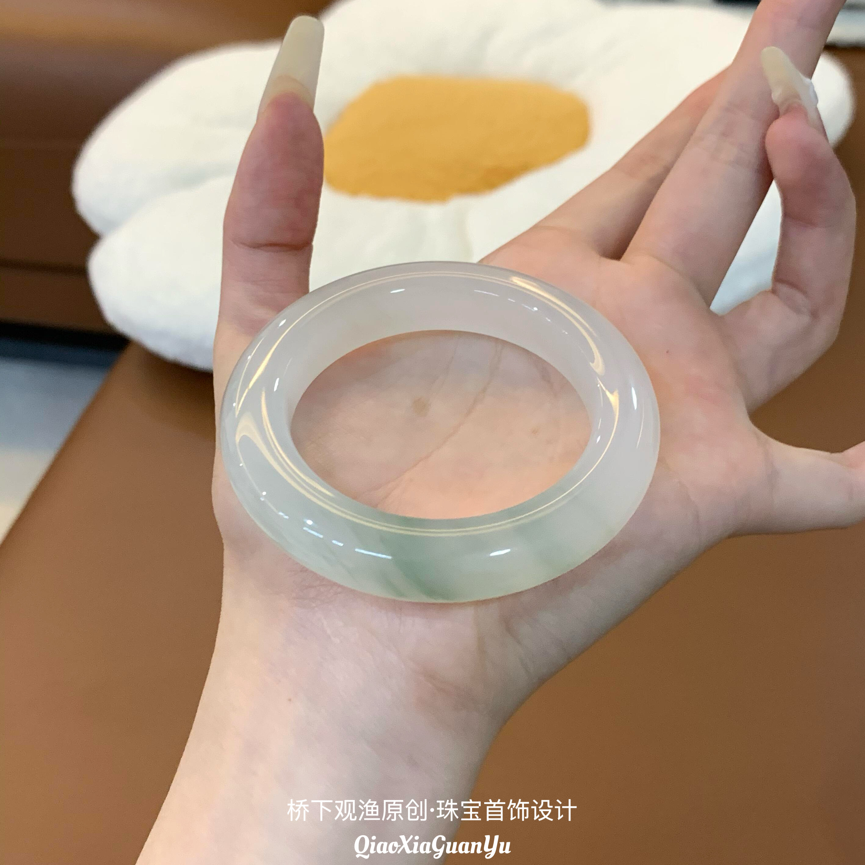 纯玉石手镯新疆天山翠手镯冰种玉镯子冰翠玉镯女款细圆条非翡翠