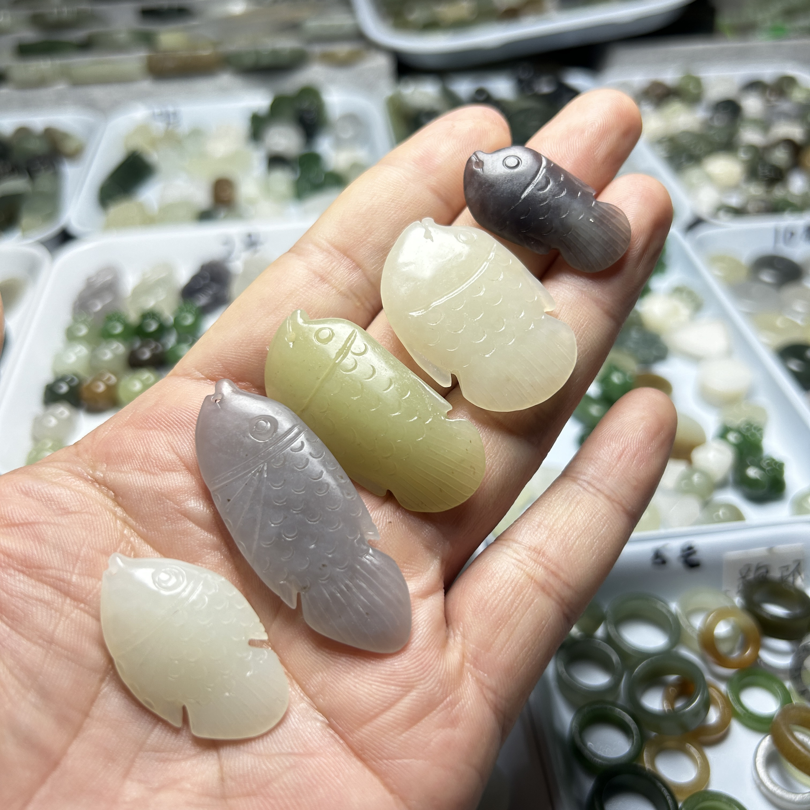 天然和田玉新疆糖料手工小鱼热带鱼吊坠挂件毛衣链牌子包挂手机坠