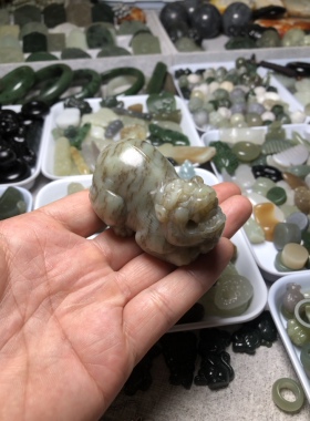 天然和田玉新疆若羌黄口飘糖手工貔貅手把件包挂茶宠摆件只进不出