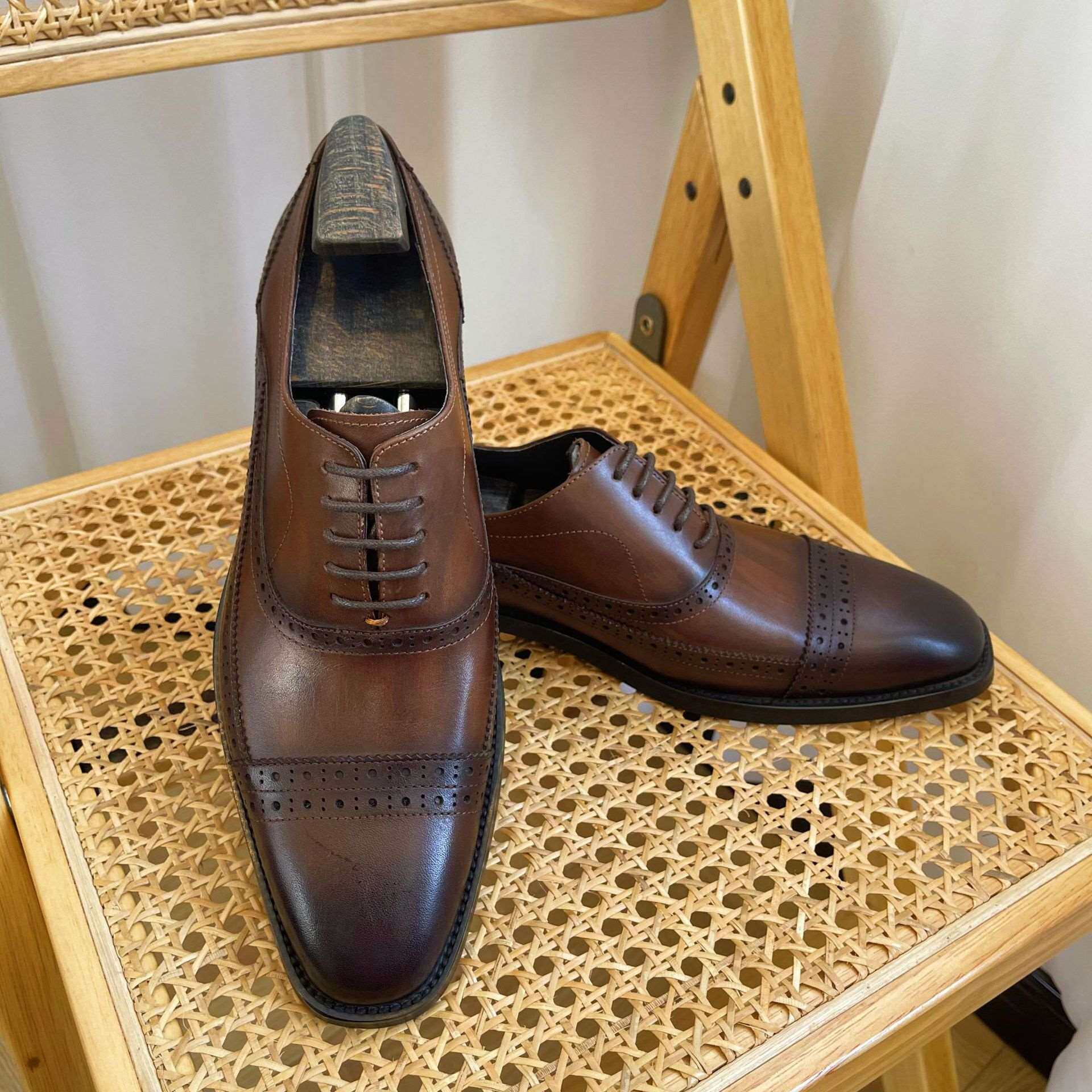 商务正装皮鞋牛津鞋三接头皮鞋小皮鞋圆头男士皮鞋牛津雕花德比鞋