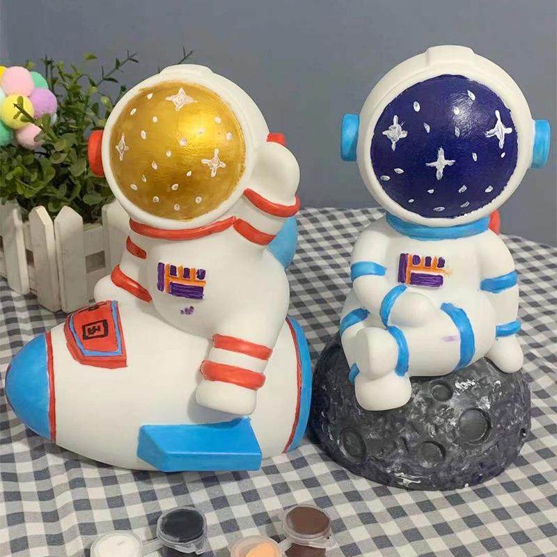 涂鸦上色宇航员模型白胚摔不坏存钱罐搪胶娃娃非石膏儿童diy彩绘