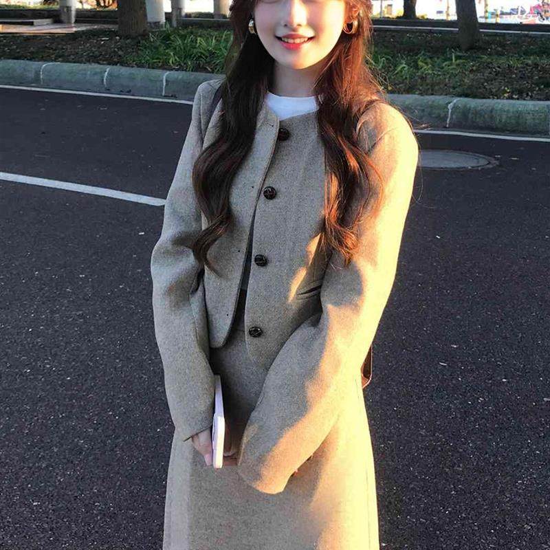 大方得体穿搭一整套小香风短款外套半裙独特漂亮气质两件套装25冬,女装/女士精品,时尚套装,淘宝优惠券,粉丝福利购,淘宝优惠卷