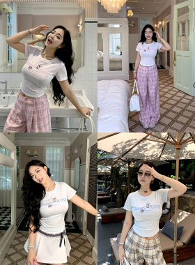 肉装小cherry 萌绘甜潮 正肩微胖圆领可爱kitty字母绣花弧形摆T恤