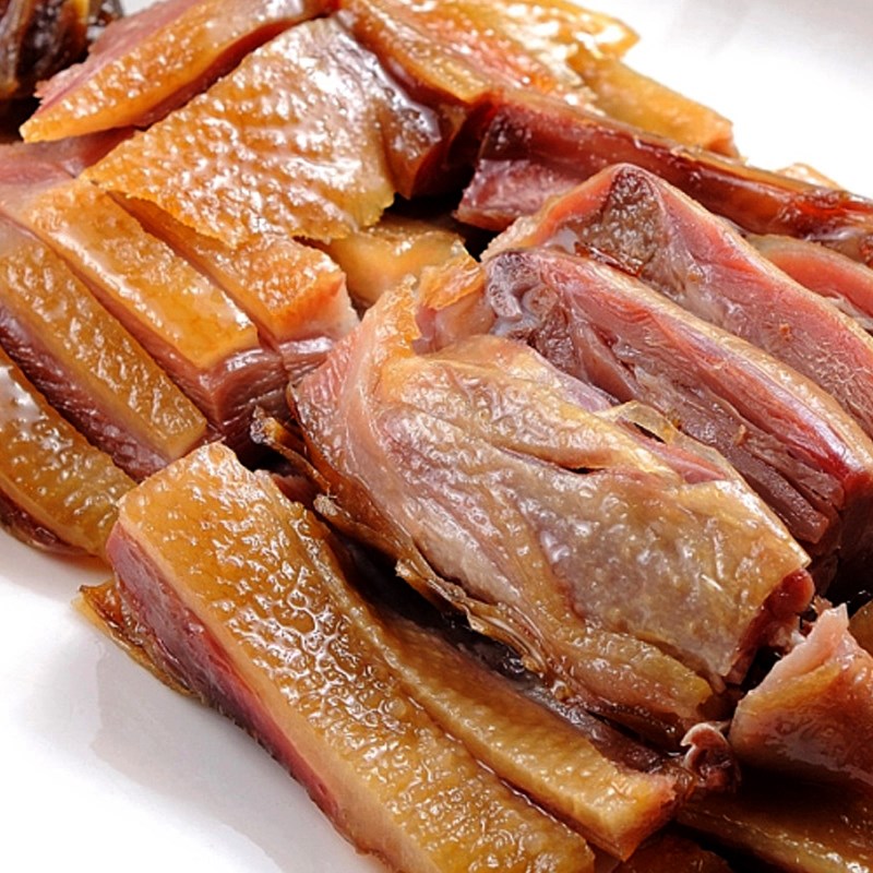 正宗江西板鸭赣南特产咸鸭整只农家自制腊鸭肉风干腊鸭子遂川板鸭