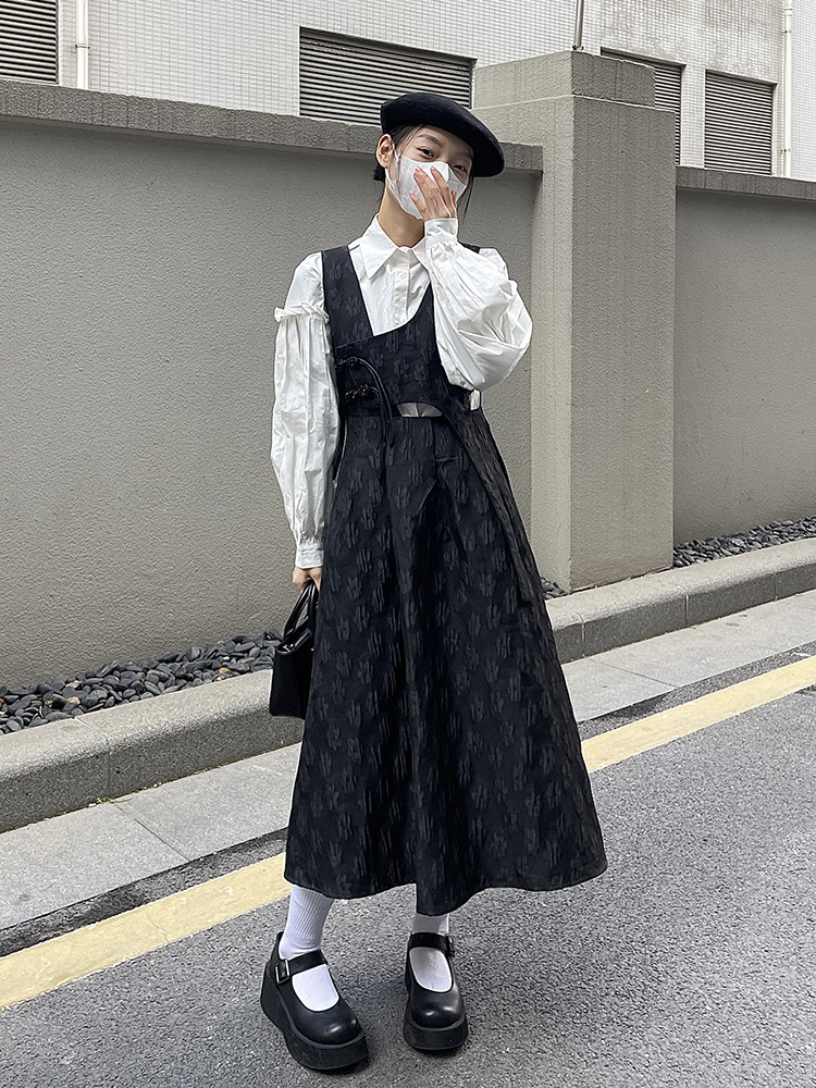山本耀司小众盘扣提花背带裙女2023春季原创设计镂空甜酷小黑裙女