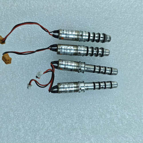 日立贴片机真空阀VQD1121-5G-X47D/X88D，原