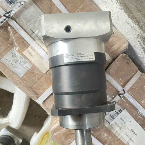 纽卡特减速机PLN-032-SSSA3AF七台，有四台带