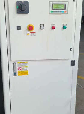 同飞水冷机MCWL-150DTR-03Z-3385一台，制冷