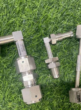 AMAT 0050-31433两个， 0050-33302