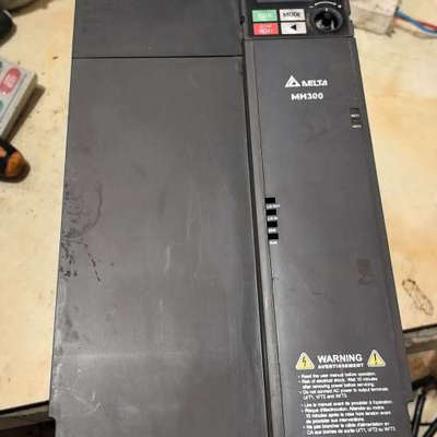 台达变频器VFD45AMH43ANSAA，型号是MH300系