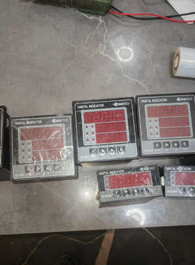 SENSTECH     DIGITAL INDICATOR