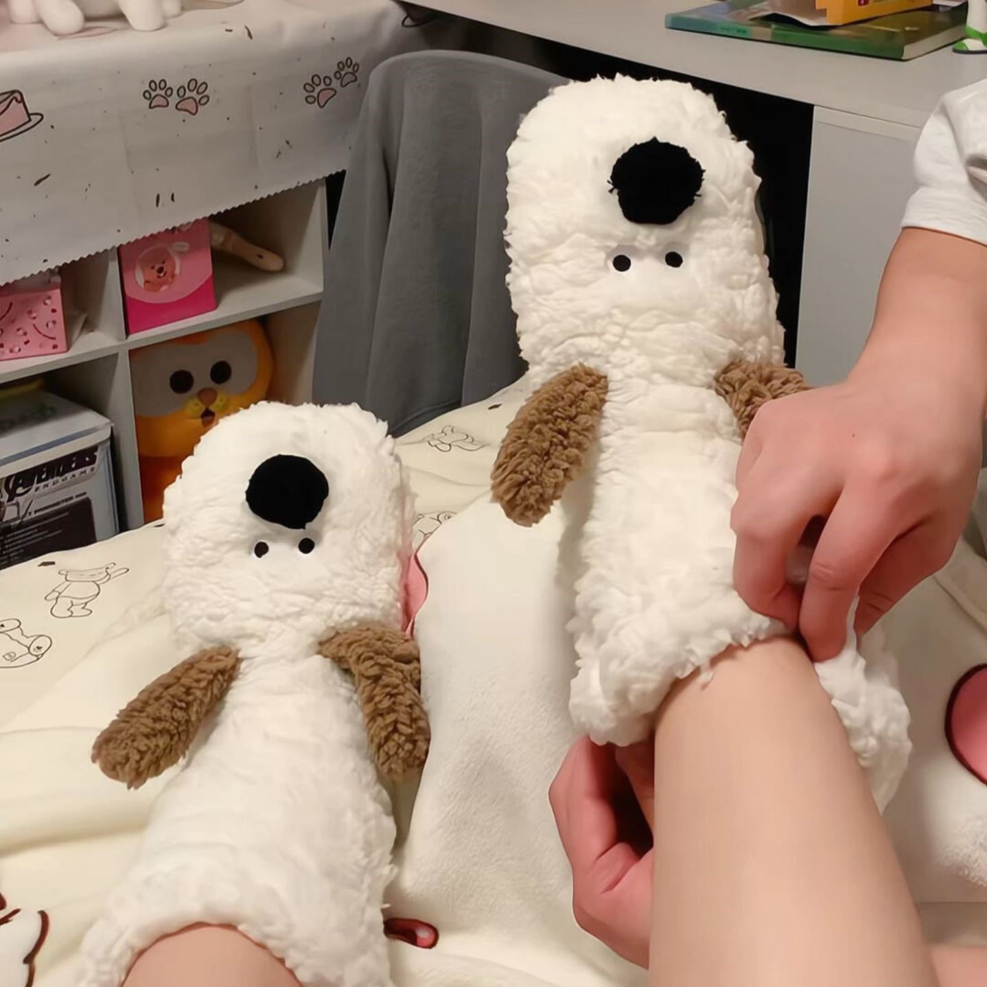 小狗珊瑚绒袜子女毛绒冬季加厚长筒地板袜成人防滑保暖睡觉月子袜
