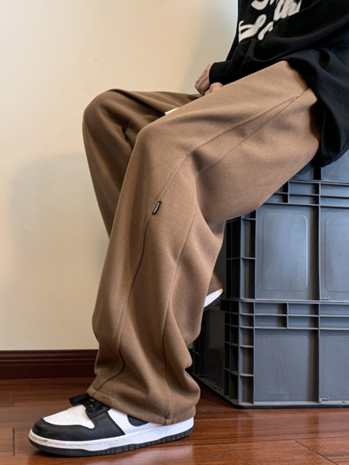 潮牌美式覆古垂感直筒卫裤男2025年新款时尚休闲宽松阔腿运动裤子