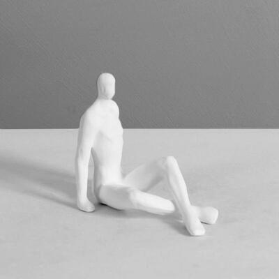 代人简约极简沙滩白休闲楼人物树脂创意抽象样板间GFB售处现家居