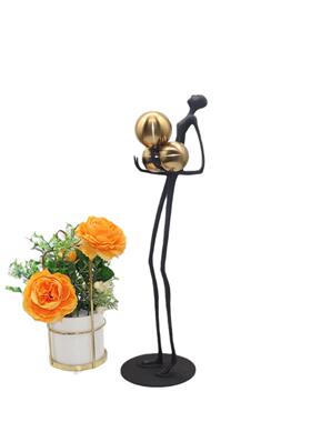 现代轻奢样板间客厅软抱球人BJ装抱球物塑件酒店展厅金人雕属摆艺