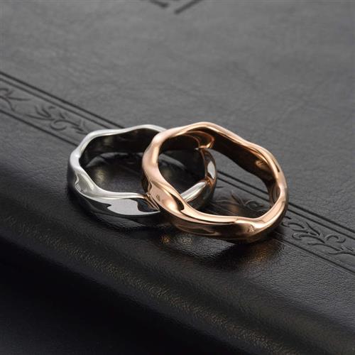 Titanium steel jewelry M?bius ring couple personalized