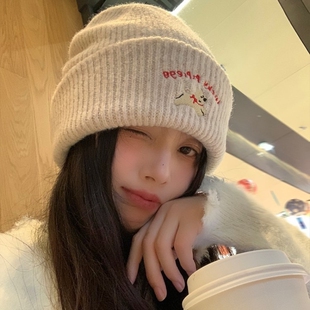 可爱小狗刺绣针织毛线帽女2026新款冬季显脸小百搭红色大头围帽子