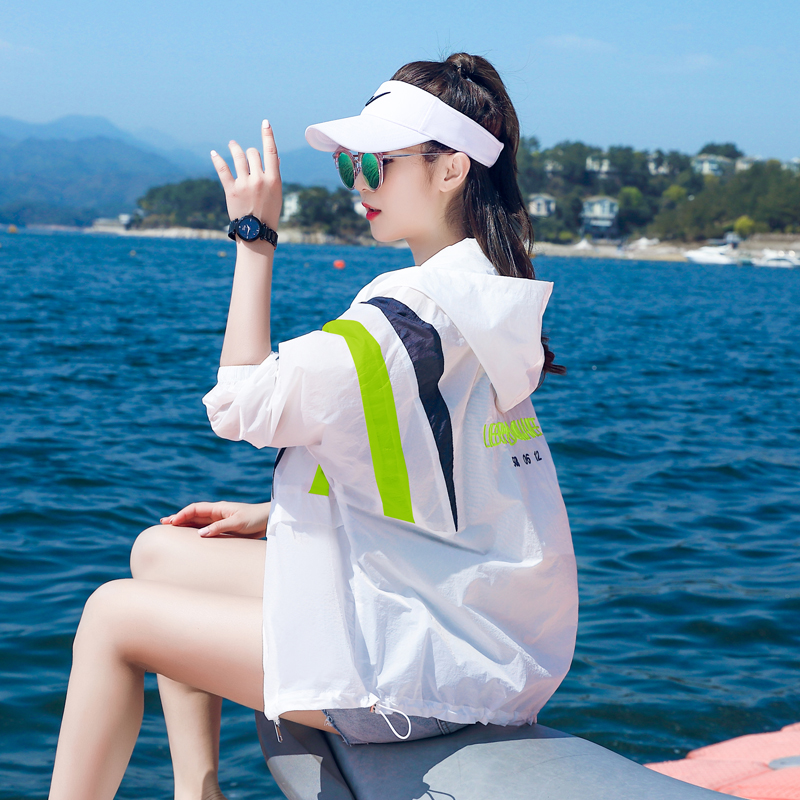 女款夏季休闲时尚防晒服短款宽松