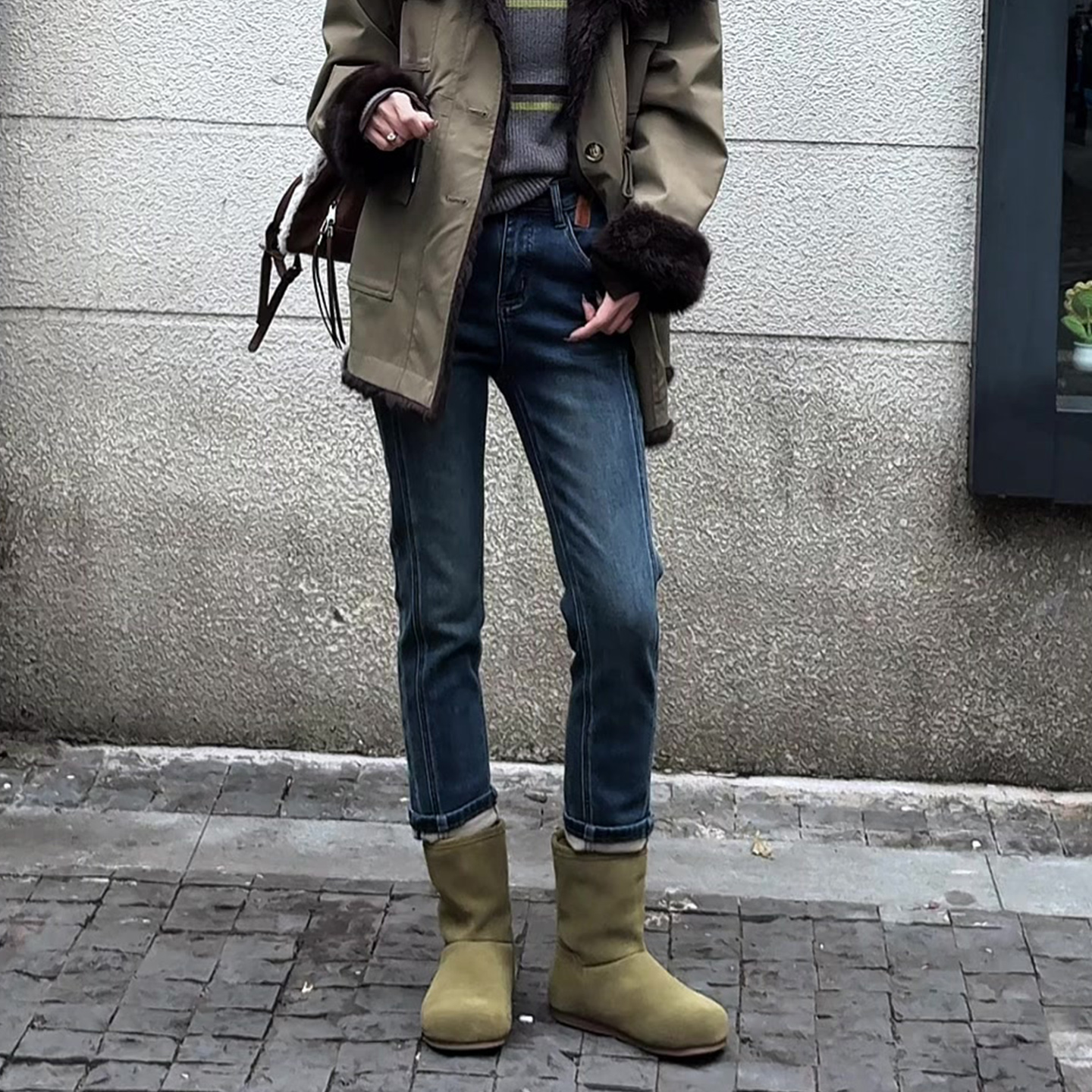 爆款美式加绒直筒牛仔裤女冬季2025新款修身显瘦弹力百搭烟管裤子