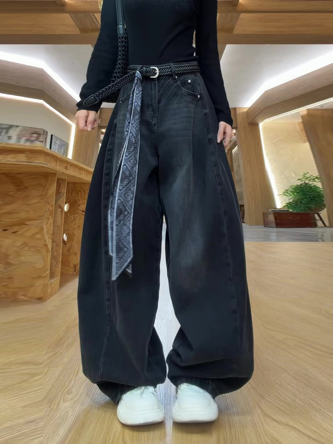 高腰加绒弯刀裤女2025新款冬季宽松显瘦牛仔裤垂感百搭阔腿直筒裤