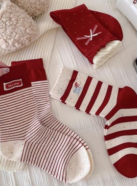 过年的红袜子可以安排起来啦！条纹布标刺绣字母中筒袜甜美棉袜