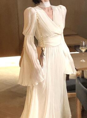 女神范白色领连衣裙女年新款早春长袖茶歇法式感裙子女