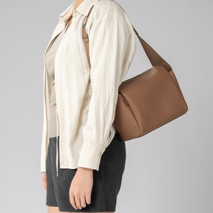 BERACAMY苝佧PETRICHOR豆腐包磨砂牛皮单肩包小众斜挎腋下通勤包