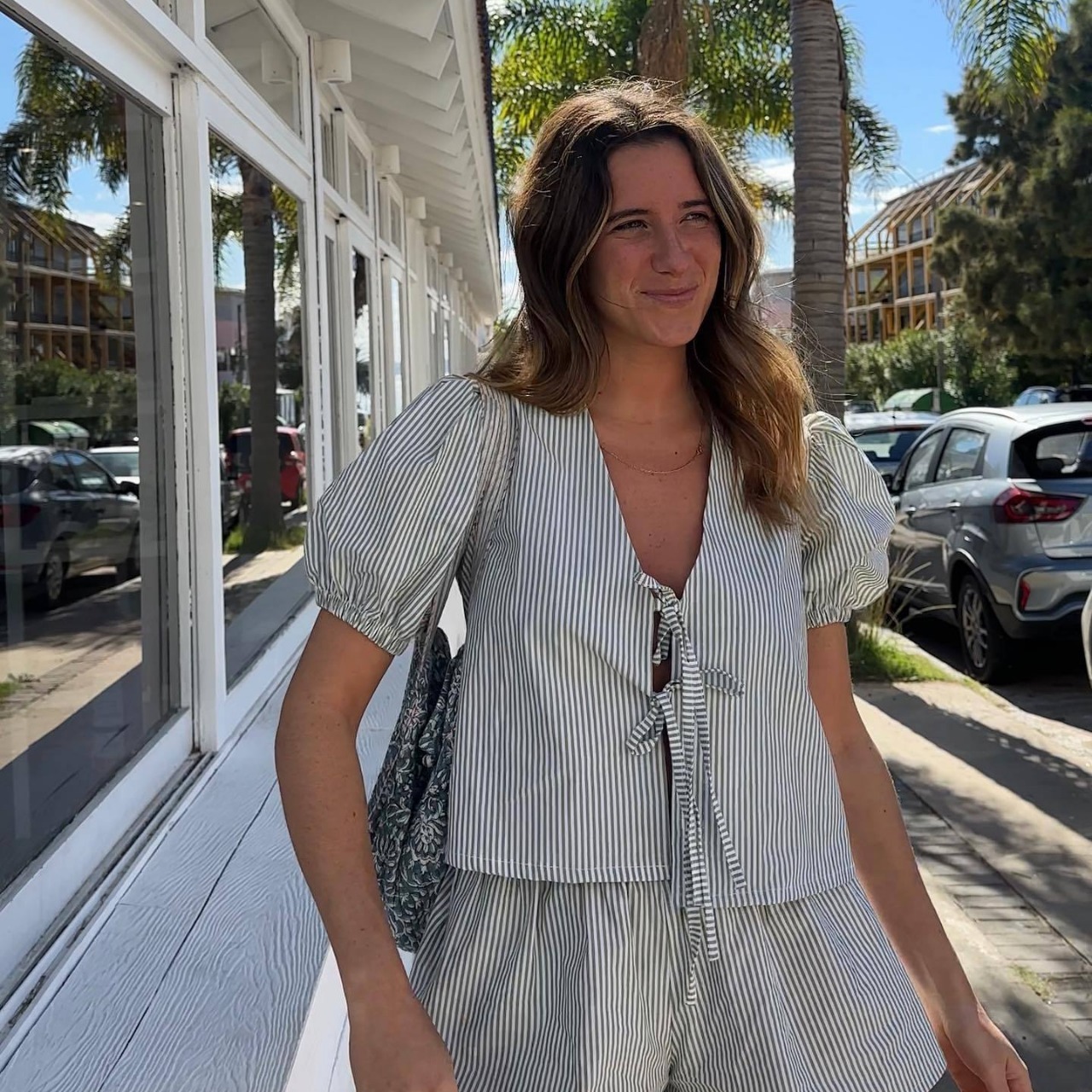 Fashionable drawstring elastic waist shorts set