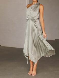 欧美气质酒会斜领单肩聚会连衣裙不规则无袖收腰百褶缎面长裙子女