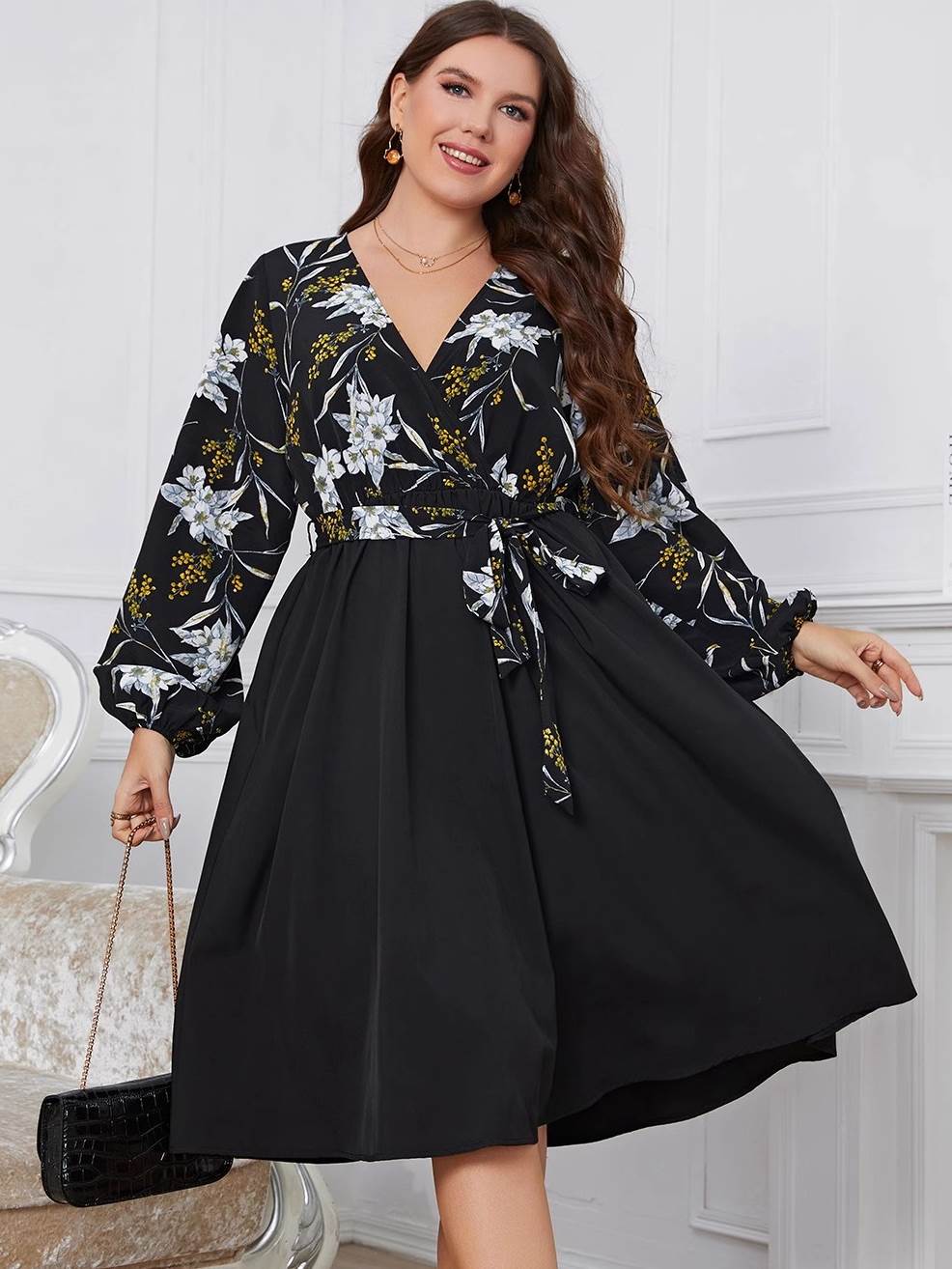 长袖V领连衣裙 plus size women dresses 大码显瘦胖妹妹宽松短裙