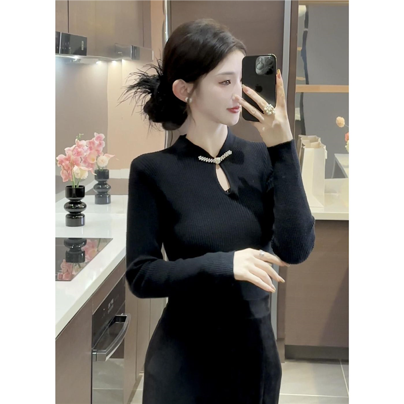 秋冬季新国风修身斜扣打底衫女皮草内搭毛衣高级感燕麦色针织上衣