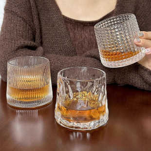 ins玻璃杯好看水杯子设计感小众咖啡杯威士忌酒杯转转杯平底酒杯