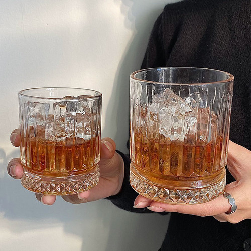 玻璃洋酒杯威士忌酒杯加厚设计感酒杯ins风水杯冷萃冰美式咖啡杯