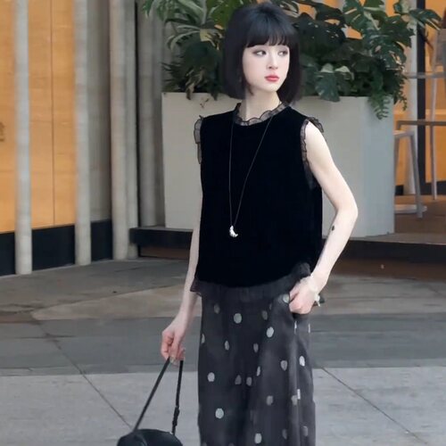 2026夏季黑色圆领丝绒蕾丝花边无袖衬衫上衣新款宽松显瘦背心女装