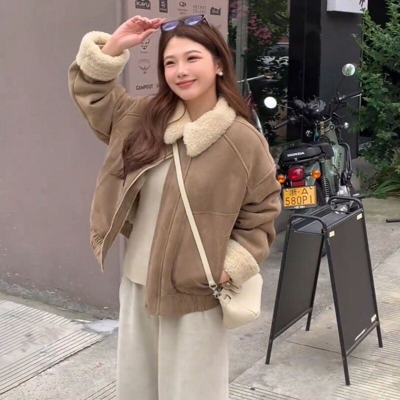 加绒加厚复古翻领麂皮绒短外套女冬季新款皮毛一体保暖老钱风外套