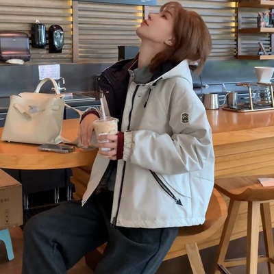 小个子连帽短款冲锋衣外套女2025冬季新款休闲加绒加厚保暖派克服