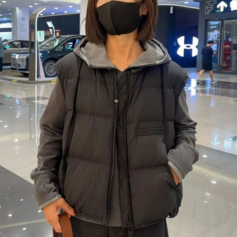 小个子秋冬新款白鸭绒羽绒马甲女短款背心2025宽松高级感坎肩外穿