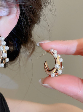 设计感C形镶嵌珍珠耳环新款优雅个性耳钉小众时尚气质耳饰女饰品