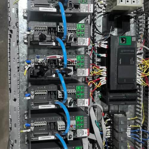 议价LXM28AU04M3X 伺服驱动电机套装 400W工控自动化配件维修
