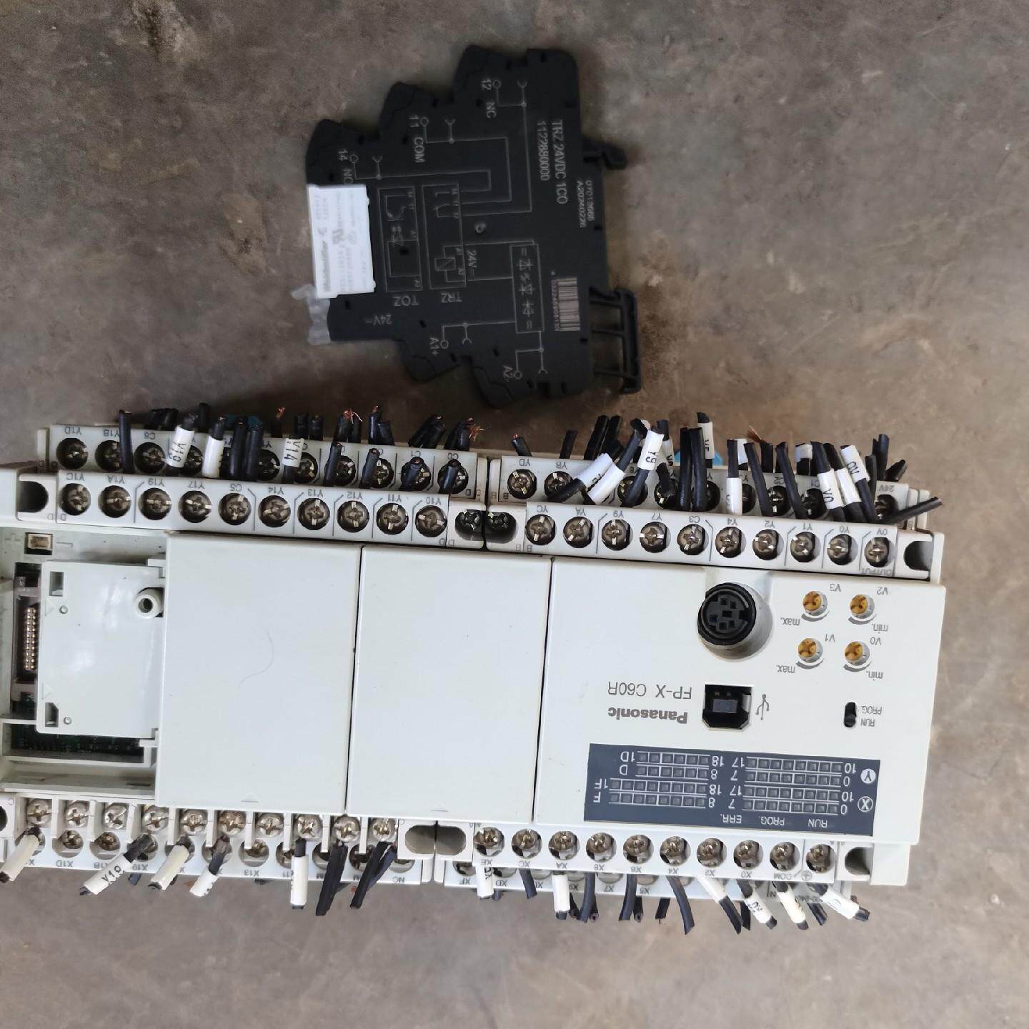 议价AFPX-C60R PLC控制器 松下可编程工控模块维修