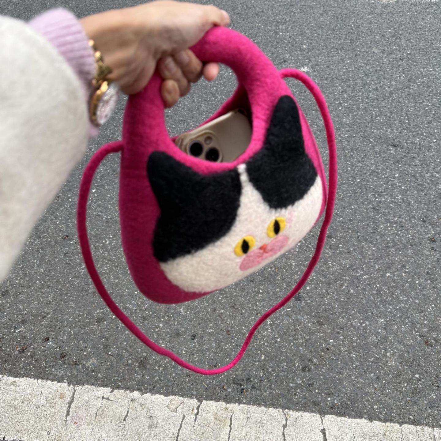 2025新款可爱超萌香风高颜值秋冬款奶牛猫猫搞怪表情单肩斜挎包