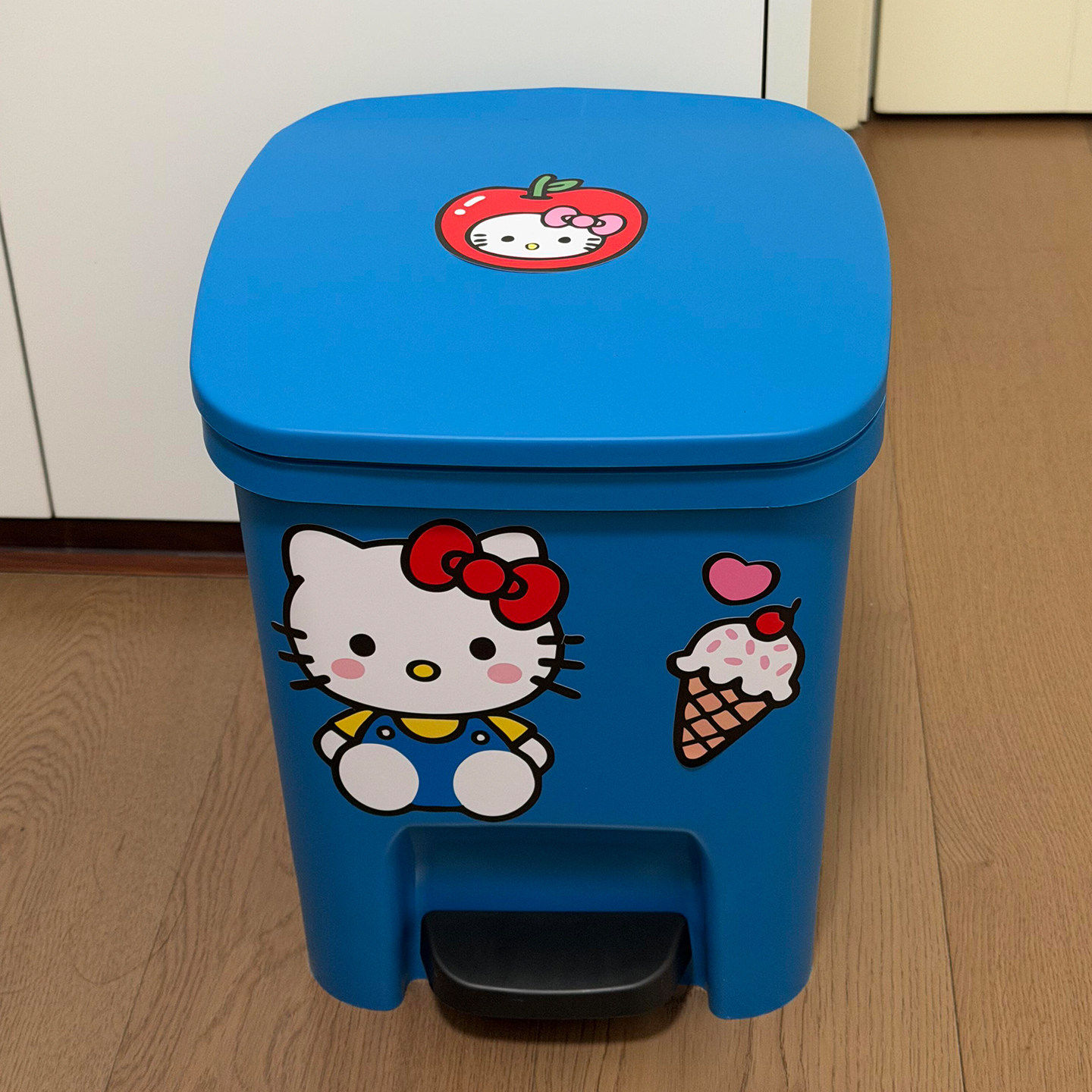 可爱猫咪垃圾桶家用方形高颜值卧室客厅卫生间大容量脚踏纸篓带盖